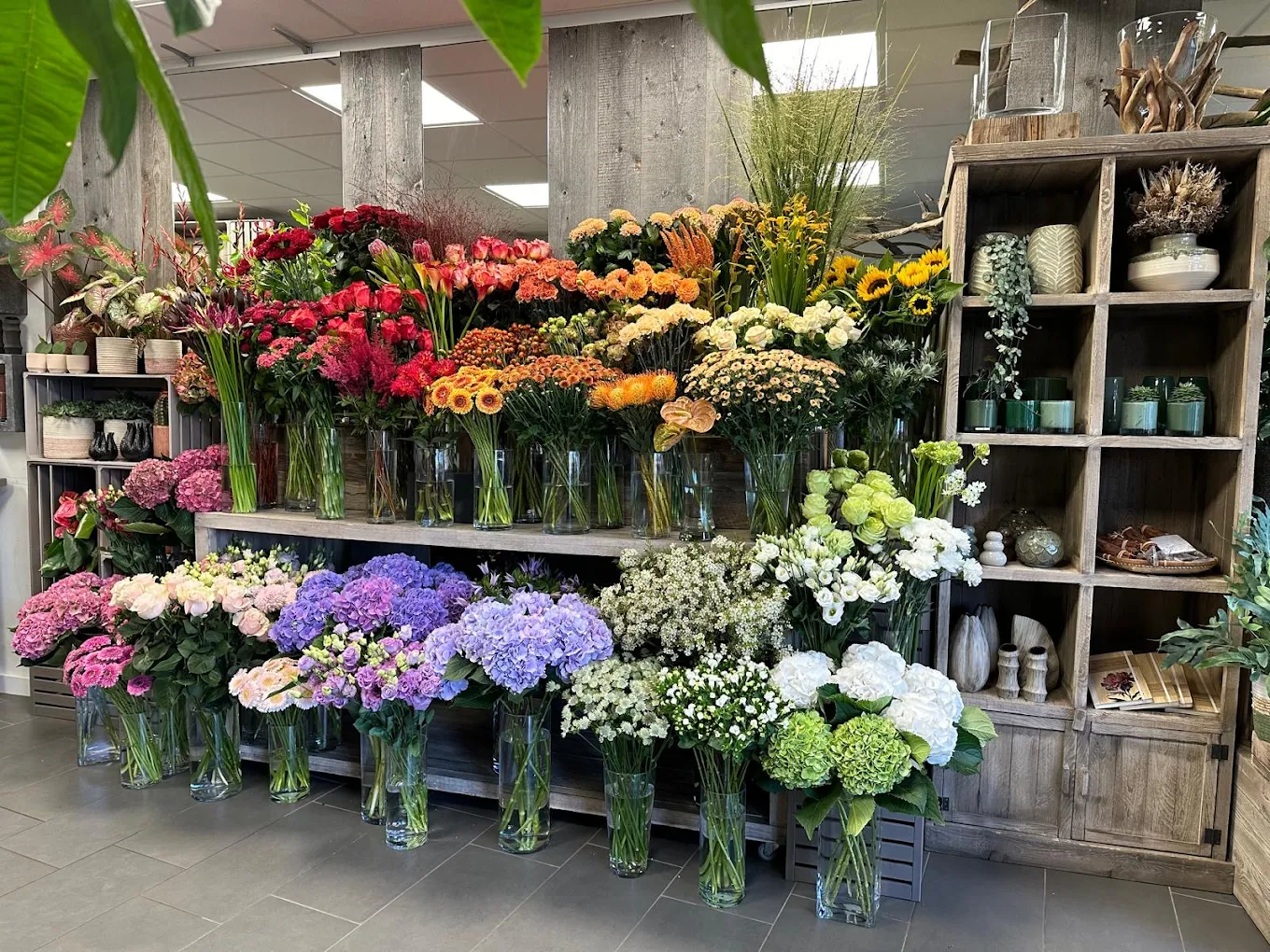 Local florist for flower delivery in Meyrin